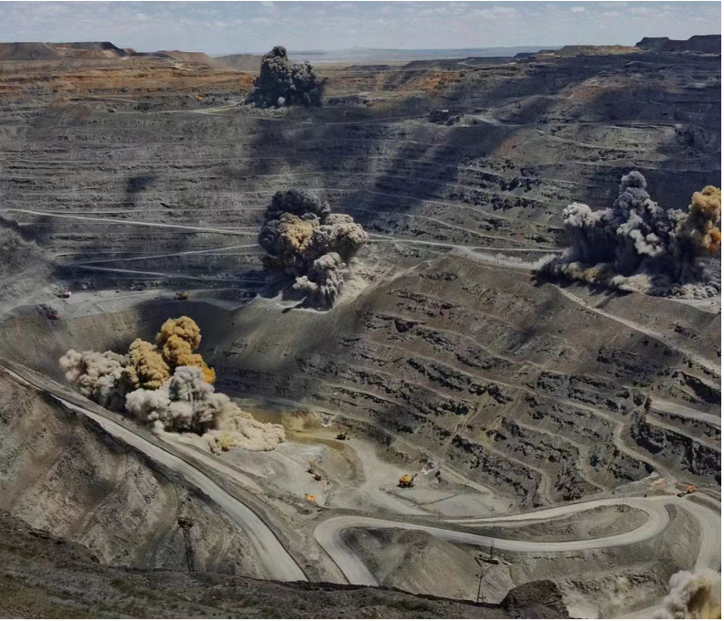 Introduction to mining and transport in open pit mining